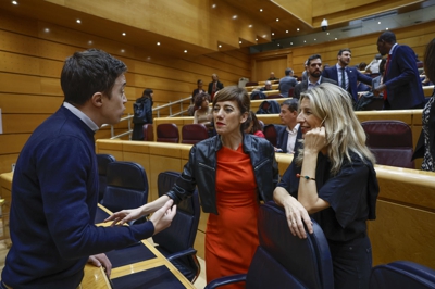 Íñigo Errejón con Marta Lois (esquerda) e Yolanda Díaz (dereita)