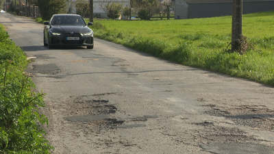 Imaxe dun tramo do camiño entre a AP-53 e a N-525 en Lamela, Silleda, este xoves