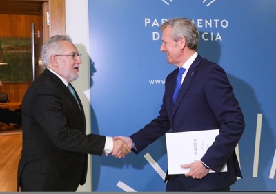 Alfonso Rueda, esta mañá, co presidente do Parlamento de Galicia (EFE/Xoán Rey)