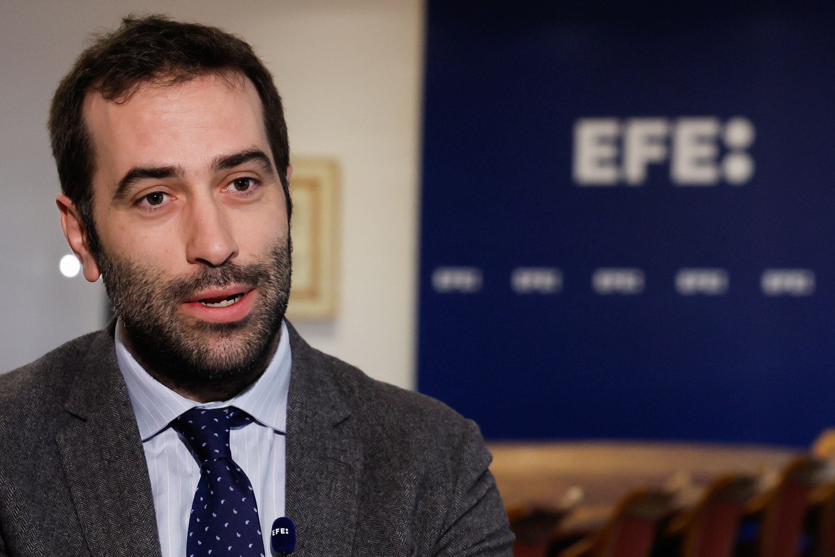 O ministro de Economía, Comercio e Empresa, Carlos Cuerpo, analizou a eventual fusión nunha entrevista concedida á axencia EFE (EFE/ Ballesteros)