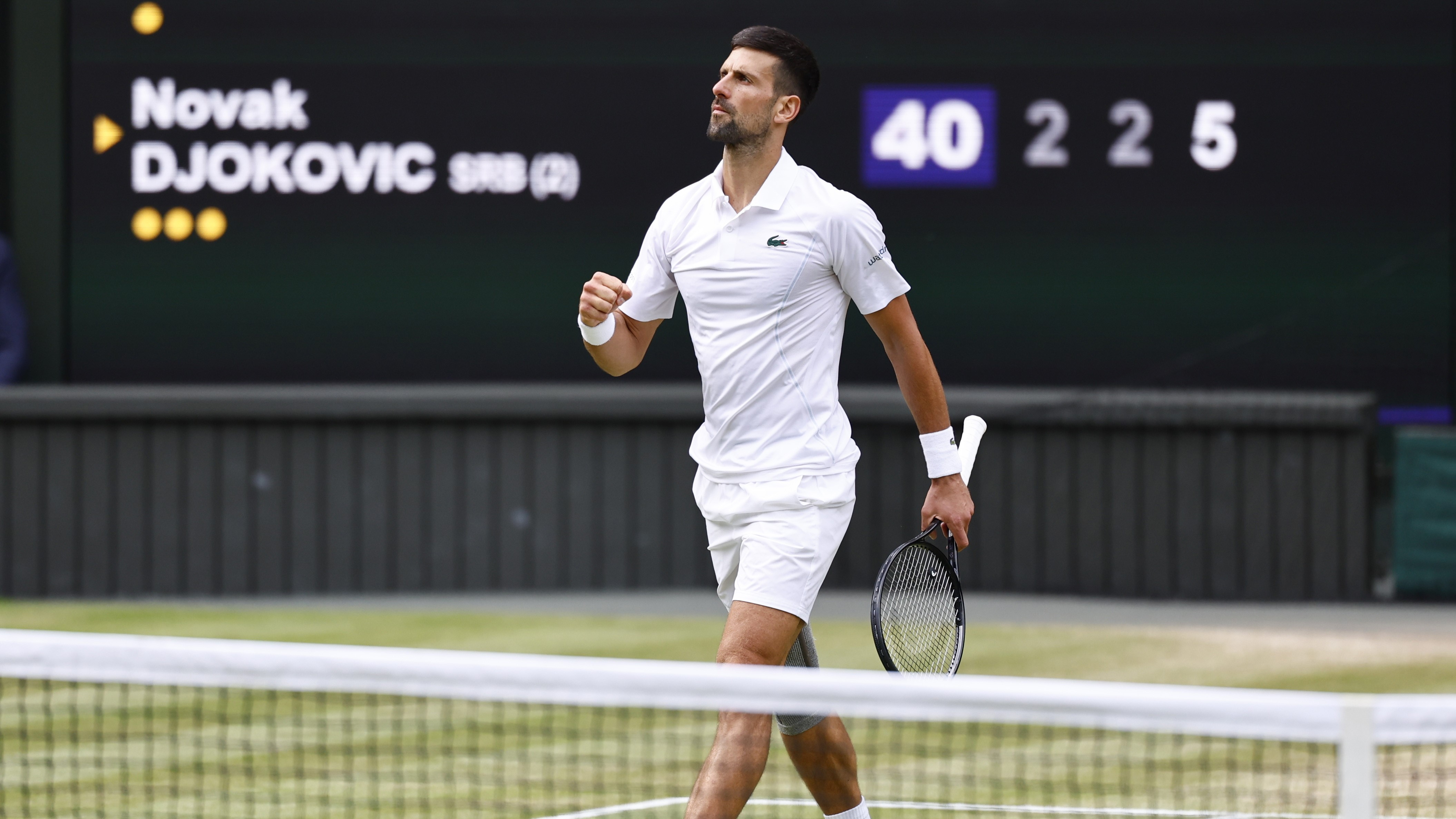 Djokovic celebra un punto no terceiro set. EFE