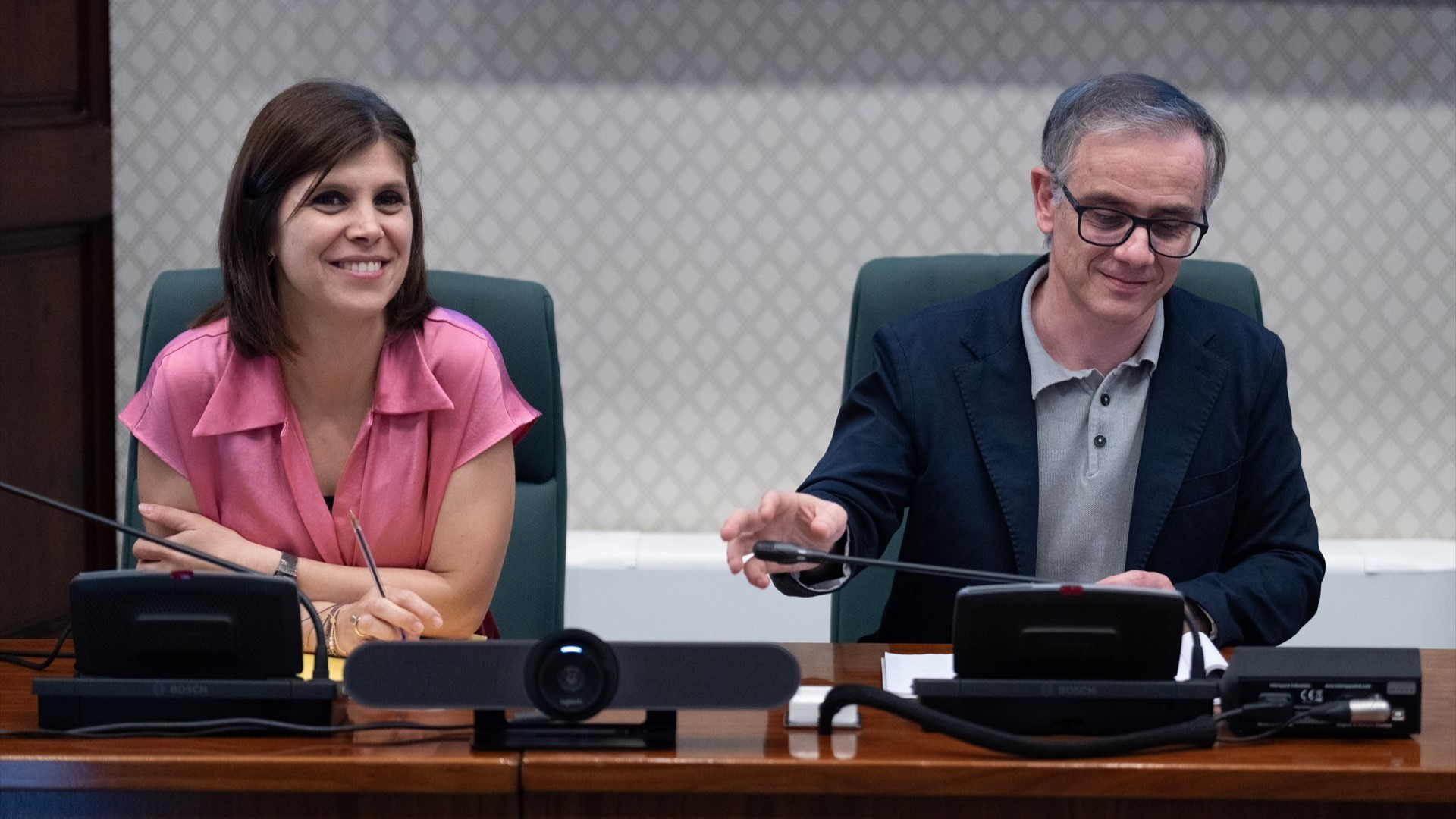 A deputada e secretaria xeral adxunta de Esquerra Republicana, Marta Vilalta, e o presidente de ERC no 'Parlament', Josep María Jove, durante unha reunión co PSC, o 18 de xuño de 2024, en Barcelona (David Zorrakino/Europa Press).