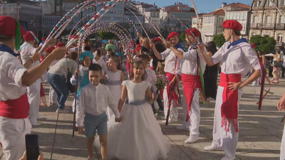 Paseo do tradicional voto de Betanzos que se celebra desde hai seis séculos