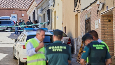 Axentes da Garda Civil no lugar do crime en Otero (Toledo)