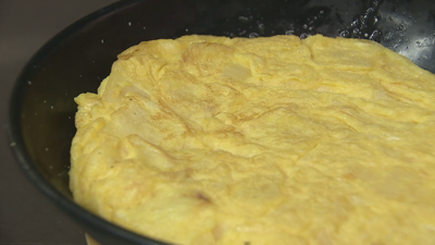 A tortilla preferida dos cidadáns: con cebola e pouco feita