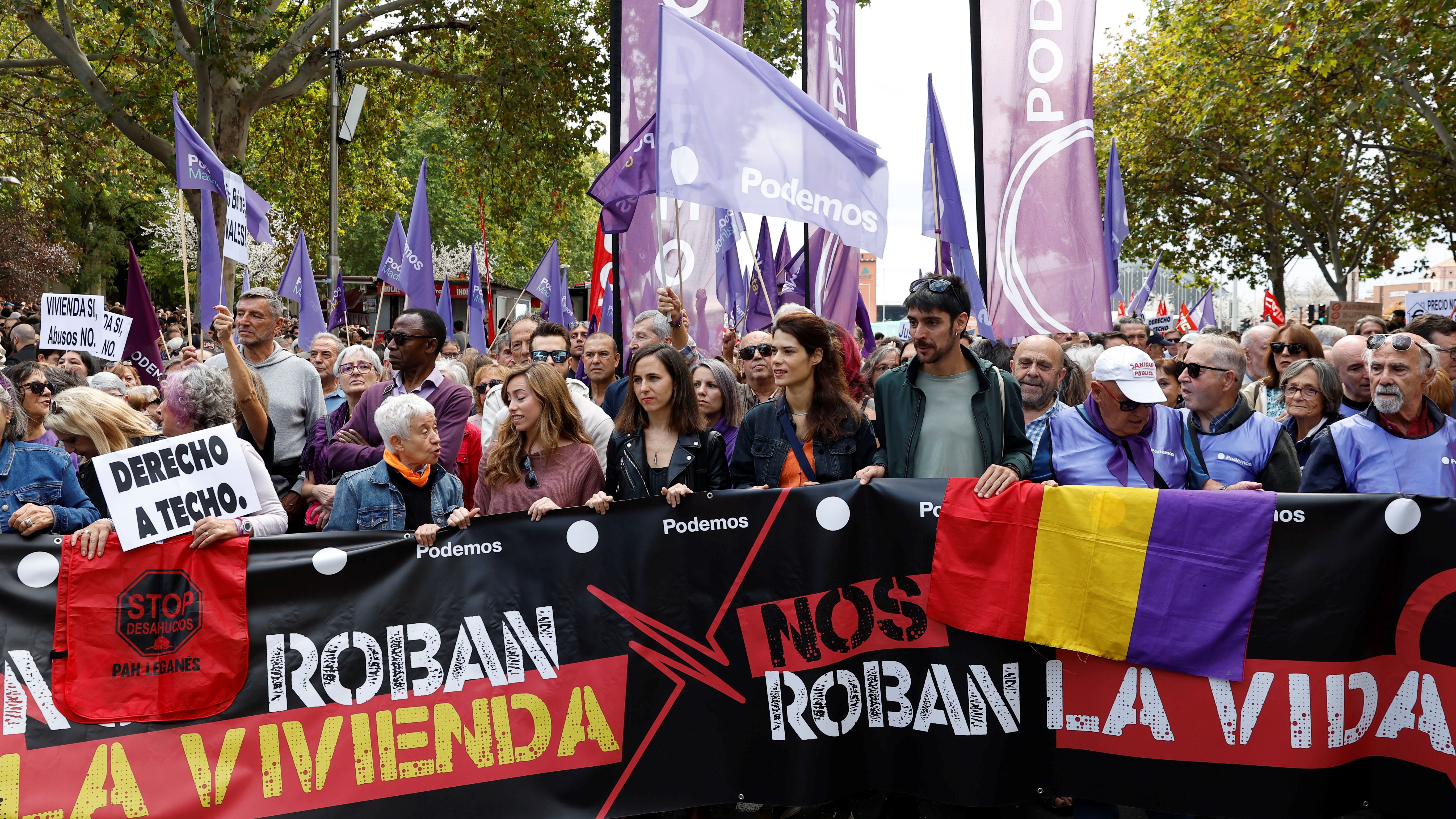 Dirixentes de Podemos na manifestación. EFE/Chema Moya