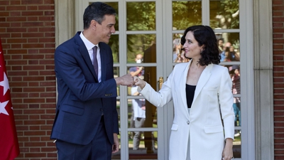 O presidente do Goberno, Pedro Sánchez, recibe na Moncloa a presidenta da Comunidade de Madrid Isabel Díaz Ayuso o 9 de xullo de 2021 (J. Hellín / Europa Press)