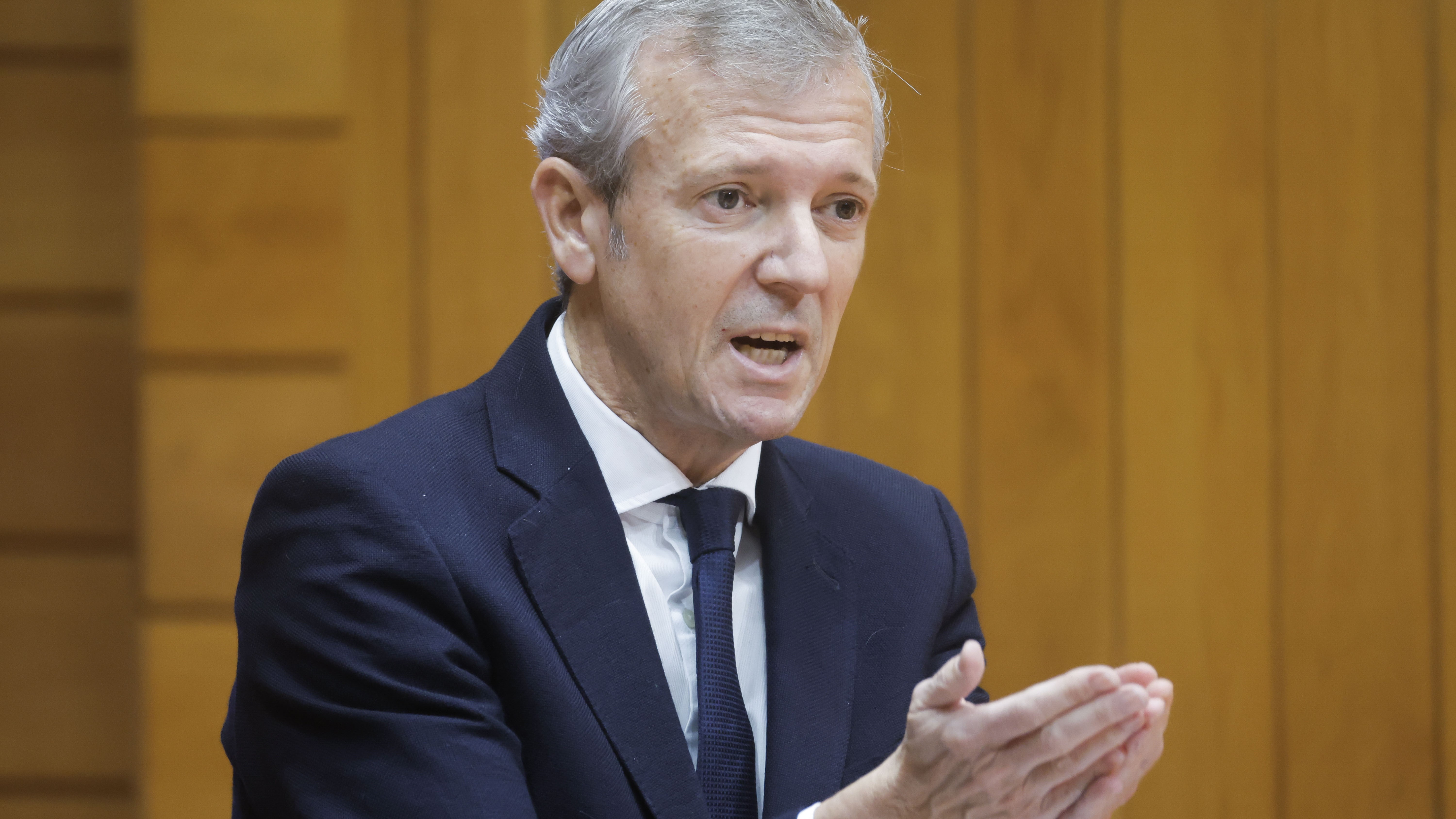 O presidente da Xunta, Alfonso Rueda, este mércores durante a sesión de control no Parlamento (EFE / Lavandeira jr)