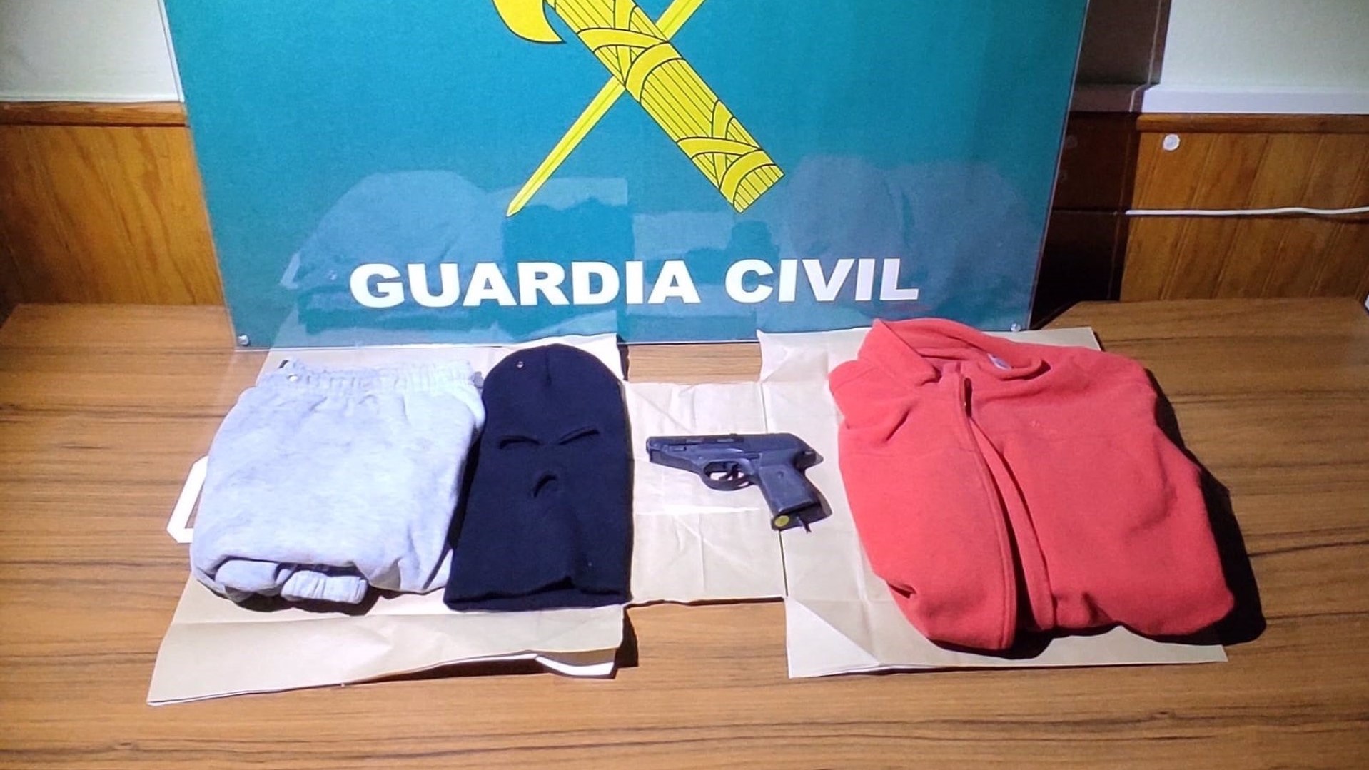 Obxectos comisados. Garda Civil.