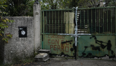 Portal da vivenda onde sucederon os feitos en Baiona