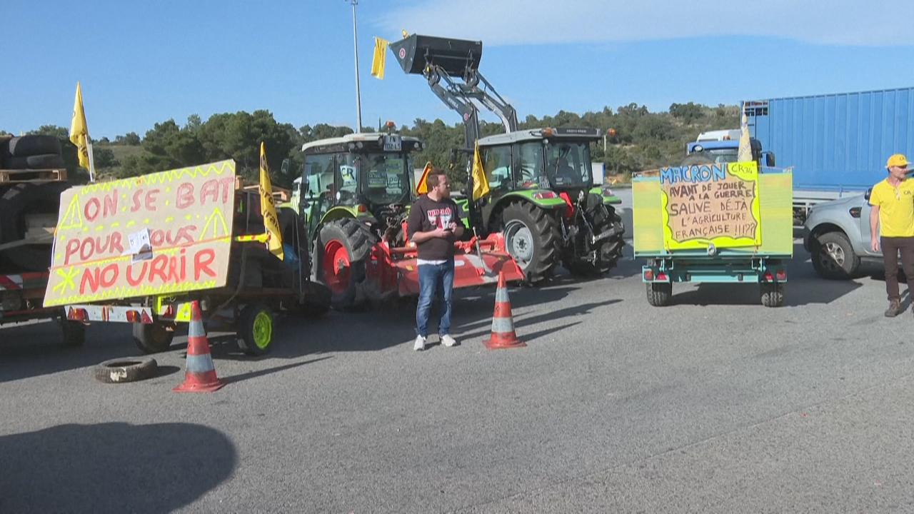 A protesta dos agricultores franceses bloquea a fronteira con España. AFP