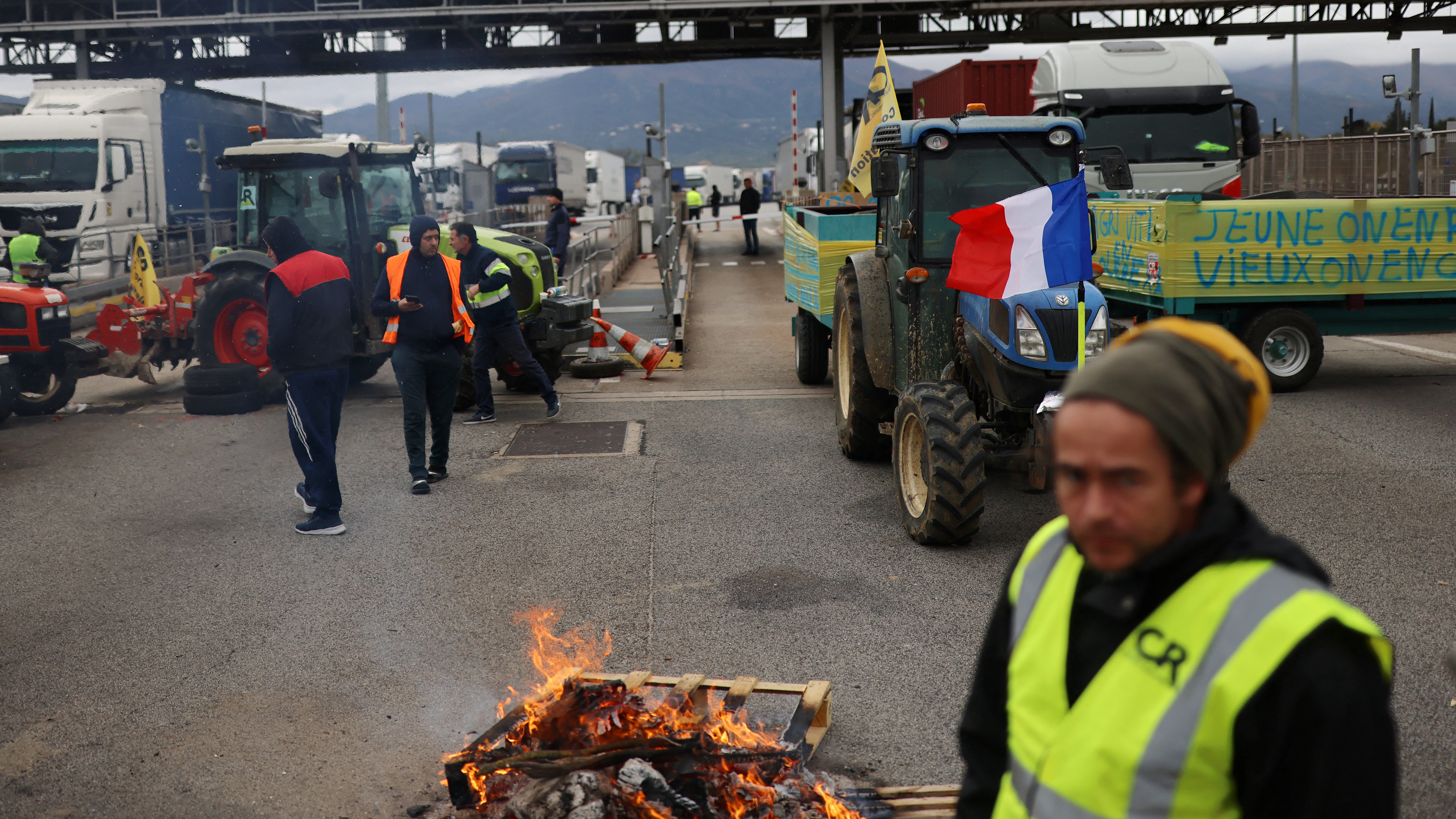 Bloqueo dos camións españois na fronteira francesa (Reuters)