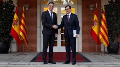 Sánchez recibe o presidente da Generalitat na Moncloa. (EFE/ JJ Guillén)