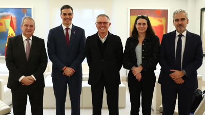 O presidente do Goberno, Pedro Sánchez, reunido co CEO de Stellantis, Carlos Tavares (Europa Press / Fernando Calvo)