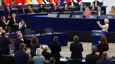 Von der Leyen e Teresa Ribera no Parlamento Europeo (Reuters/Yves Herman)