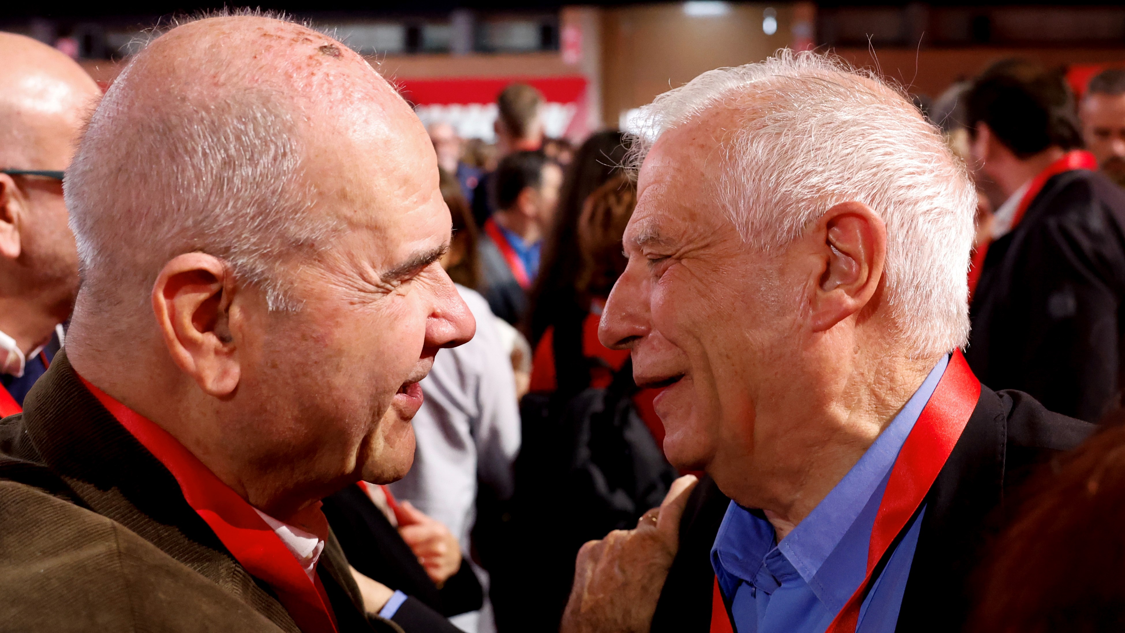 Manuel Chaves con Josep Borrel. EFE/ Julio Muñoz