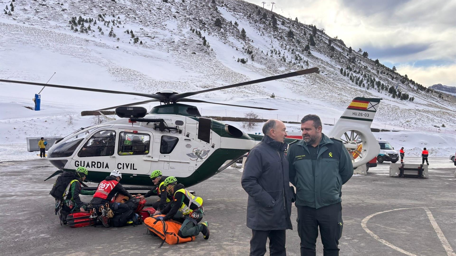 Beltrán supervisa os labores de rescate. FOTO: Delegación do Goberno en Aragón