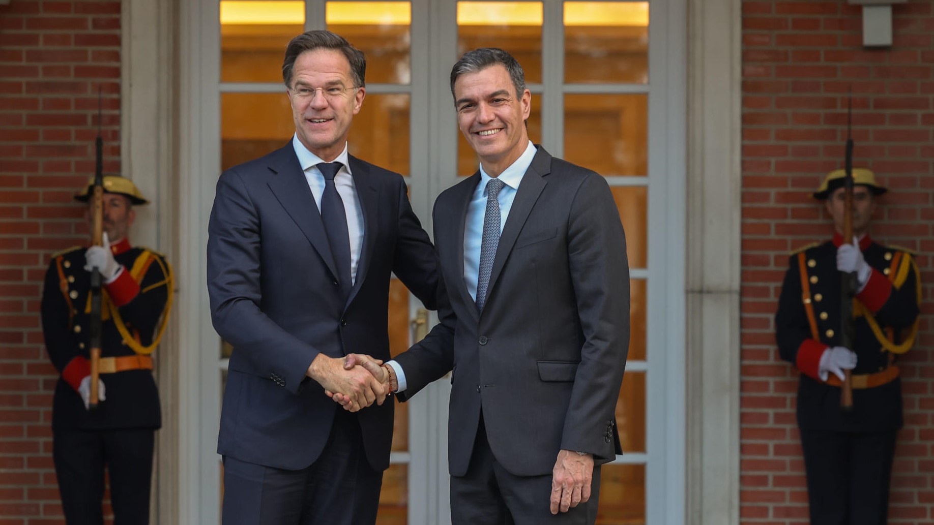 O presidente do Goberno, Pedro Sánchez, recibe o secretario xeral da OTAN, Mark Rutte. EFE / Kiko Huesca