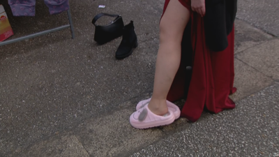 Quitar os tacóns e poñer as zapatillas é 